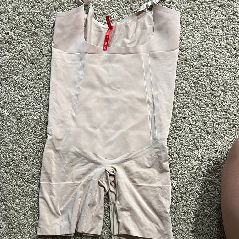 Women's Shapewear Bodysuit in Cream
